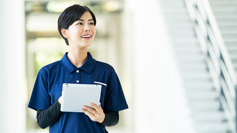 わざわざ事業所に戻って書類を取りに来たりパソコンで入力しなくてもいい働き方をさせたい