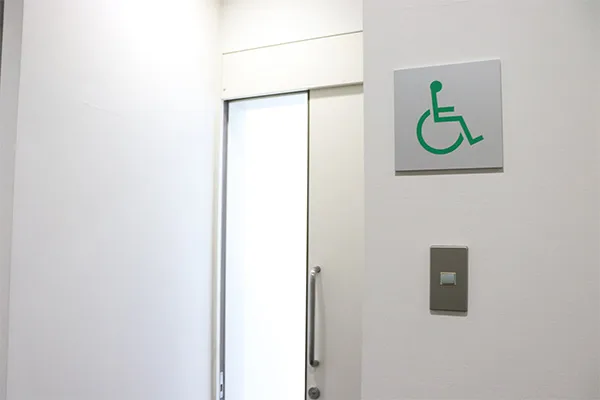 障がい者用トイレ（本社）